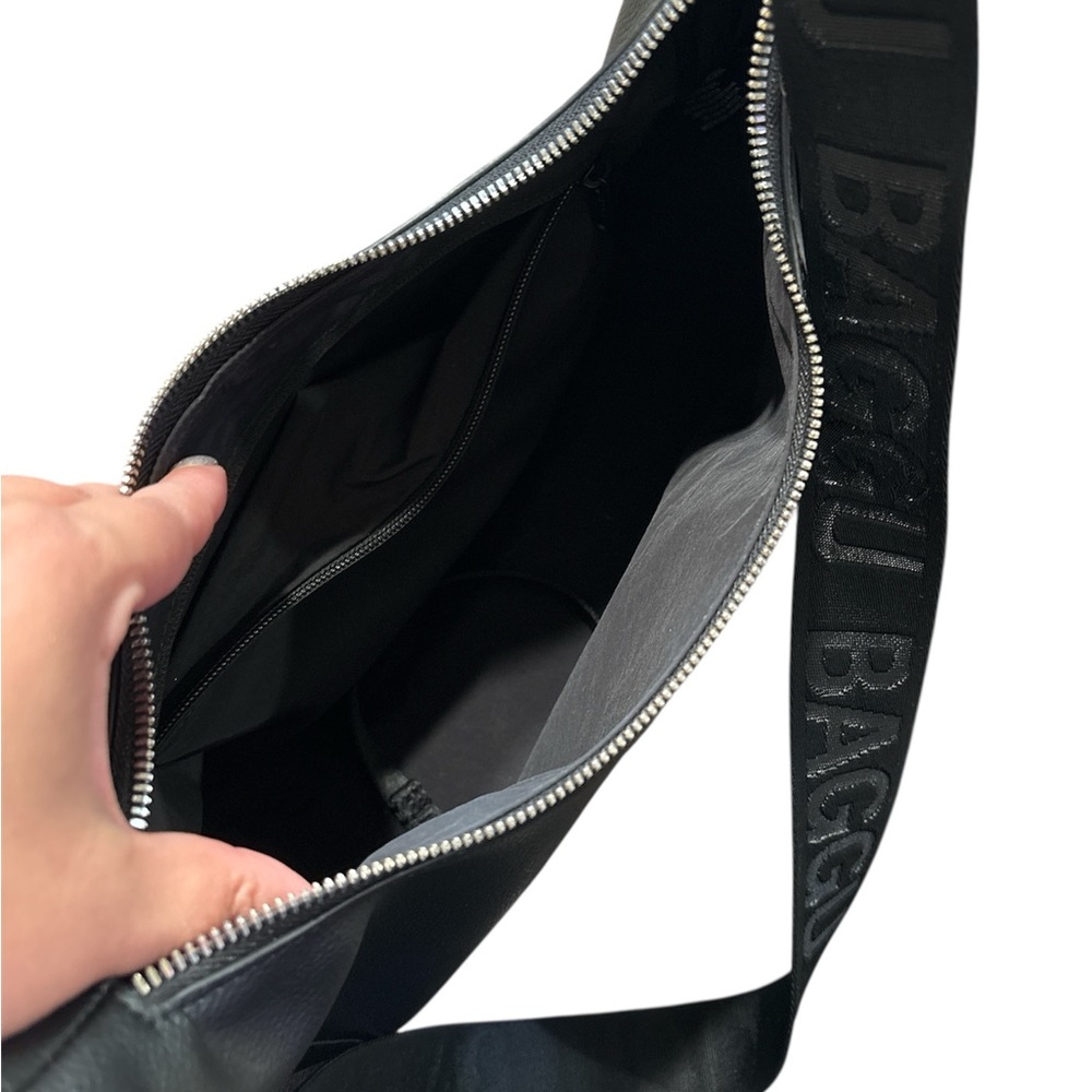BAGGU Medium Recycled Leather Crescent Bag - Picture 3 of 3